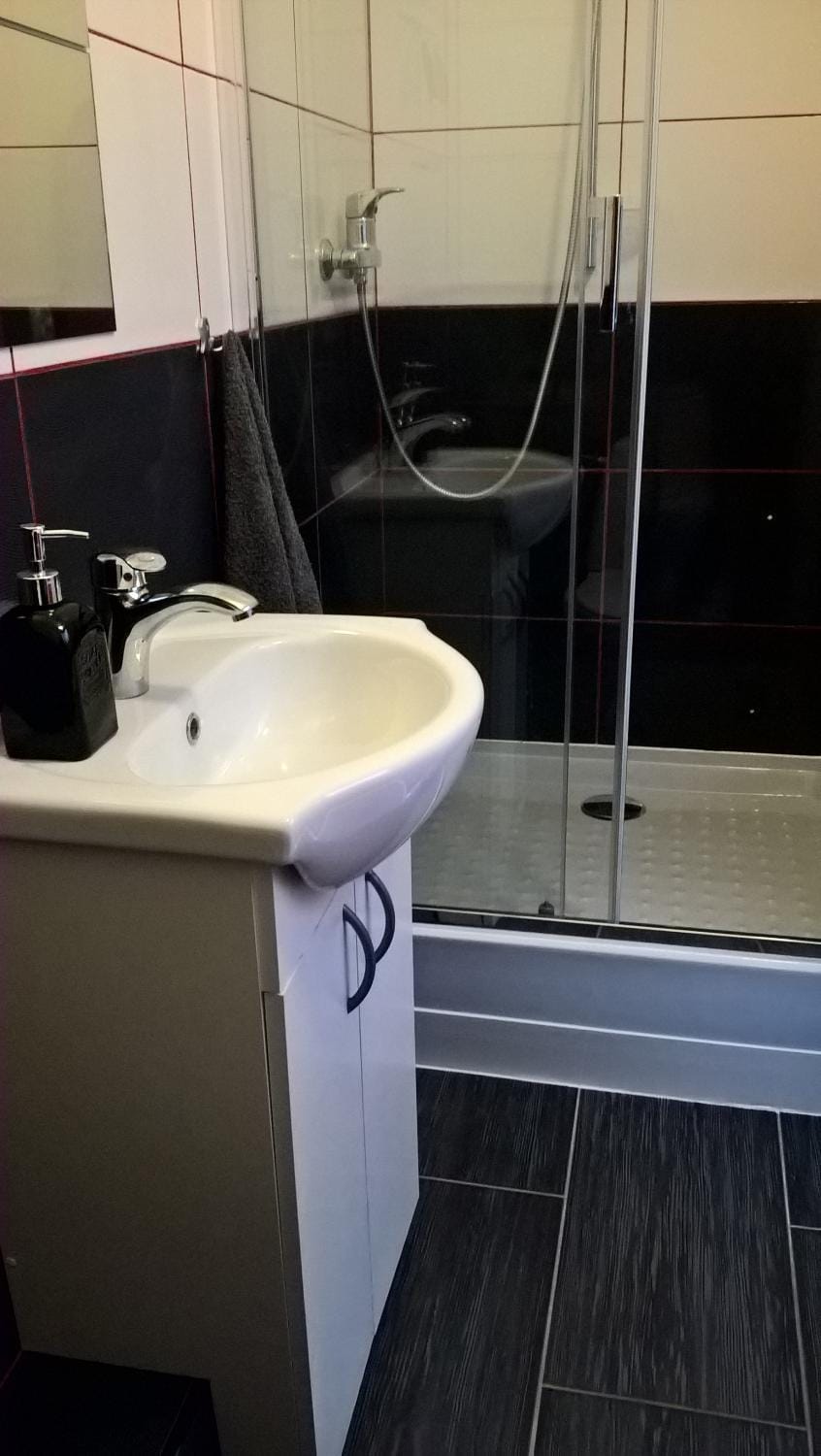 Shower, Bathroom