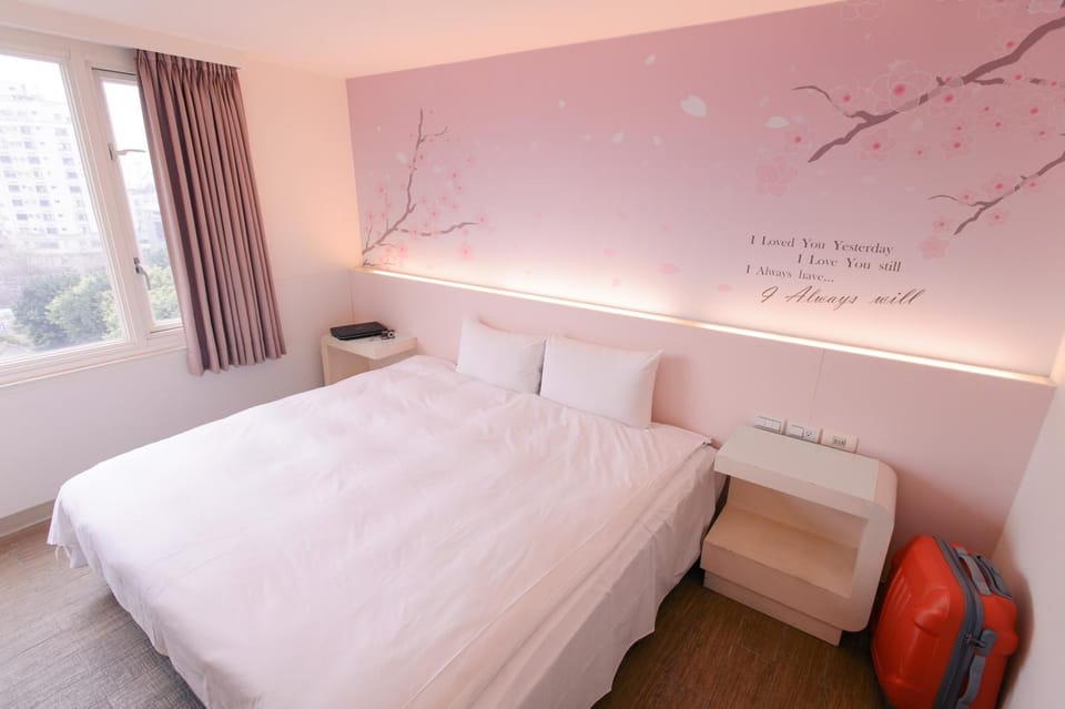 Bed, Photo of the whole room