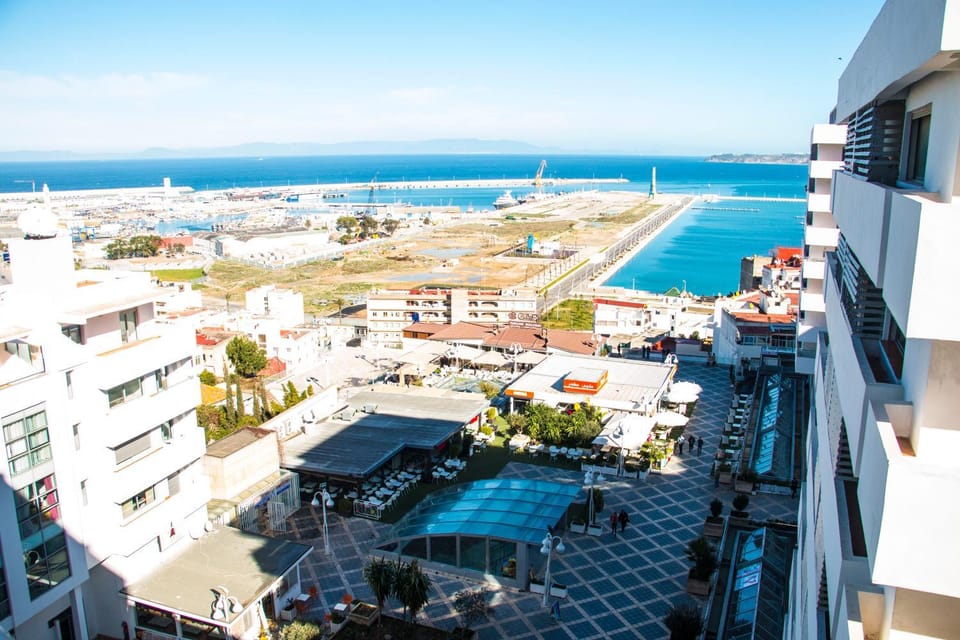 City view, Sea view