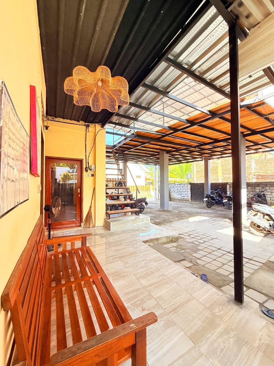 Jeri Home Stay Hotel in Pujut