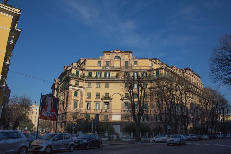 Facade/entrance