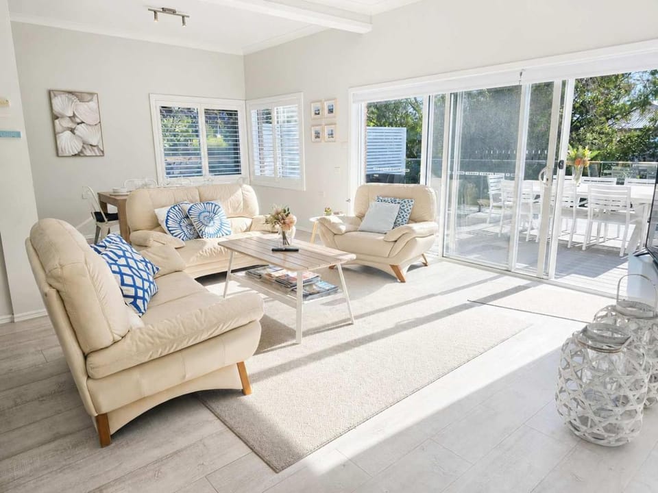 Fairwater - luxury 5 BR home with ocean views House in Mollymook