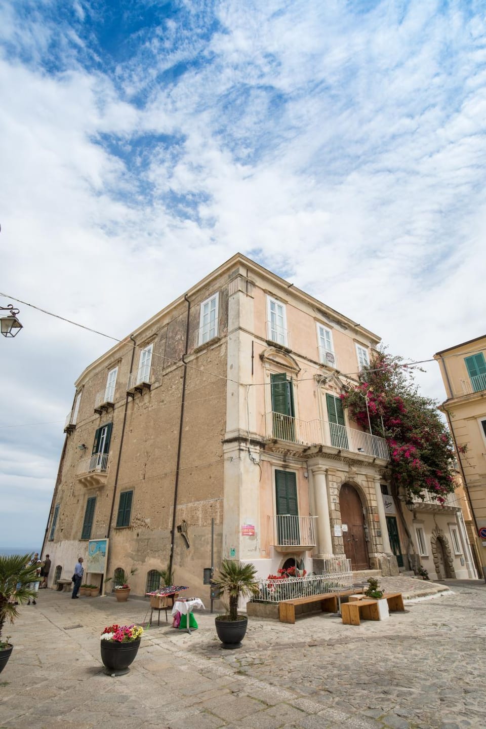 Property building, Facade/entrance