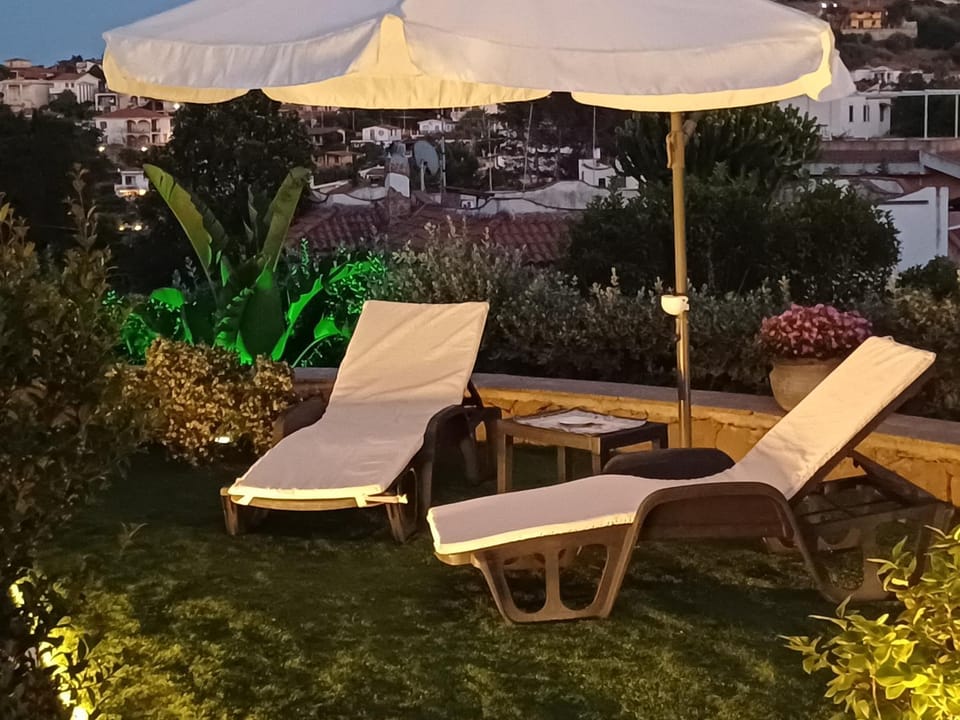 Natural landscape, sunbed