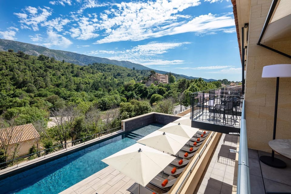 Balcony/Terrace, Mountain view, Pool view, Swimming pool