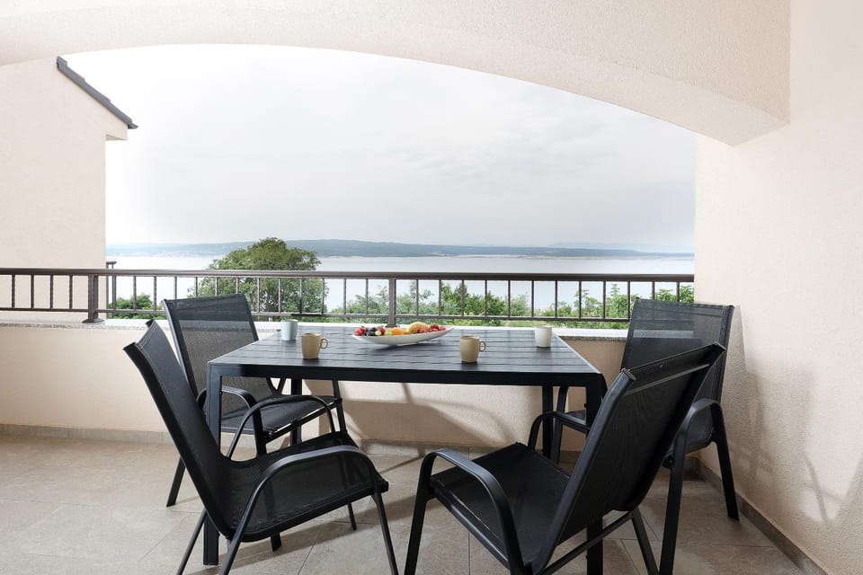 Day, View (from property/room), Balcony/Terrace, Dining area, Sea view