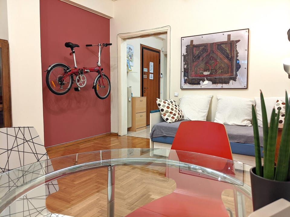 Living room, Seating area, Dining area, Cycling