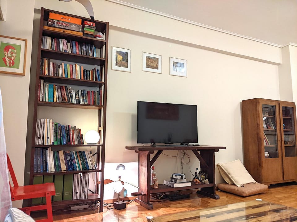 Communal lounge/ TV room, Library, TV and multimedia, Living room