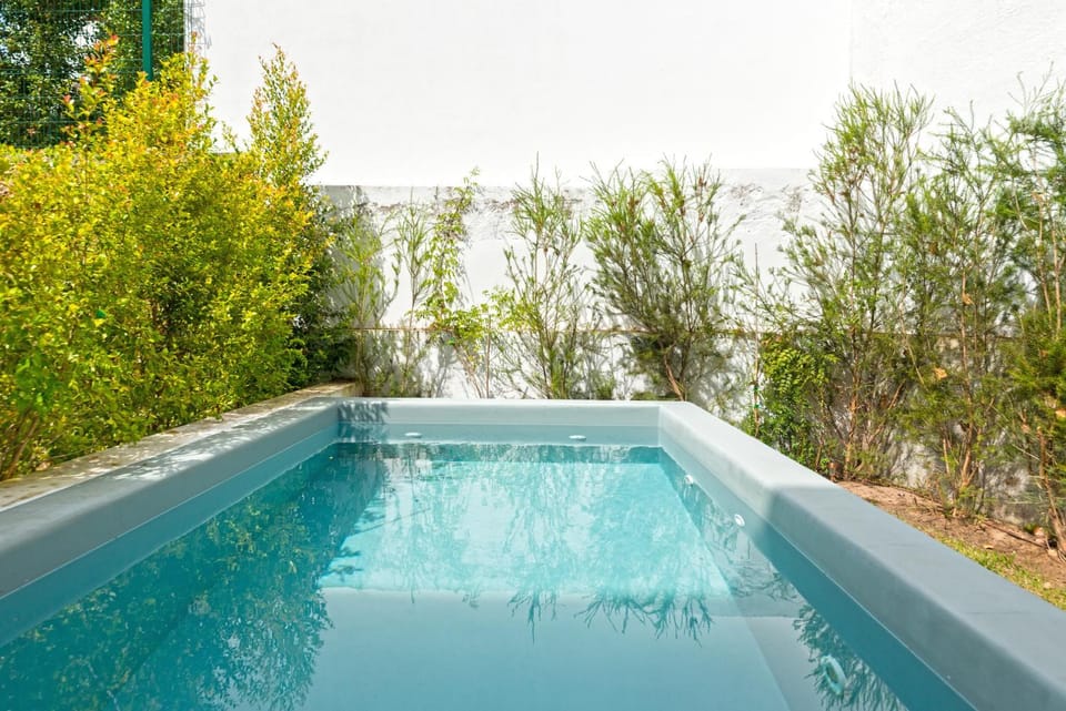 Swimming pool, Swimming pool