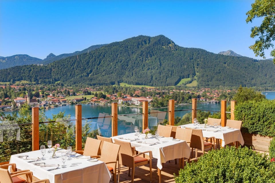 Restaurant/places to eat, Balcony/Terrace