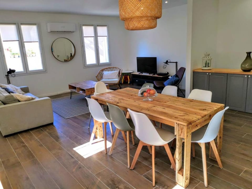 Maison de ville en plein cœur de Sanary 3 double chambres 105M2 House in Sanary-sur-Mer