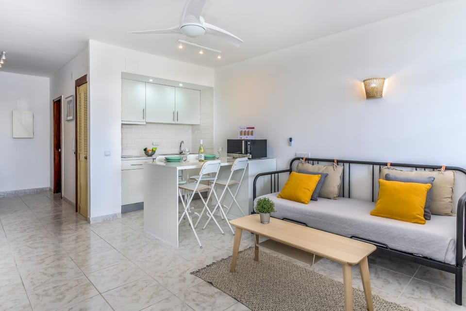 Kitchen or kitchenette, Living room, Dining area