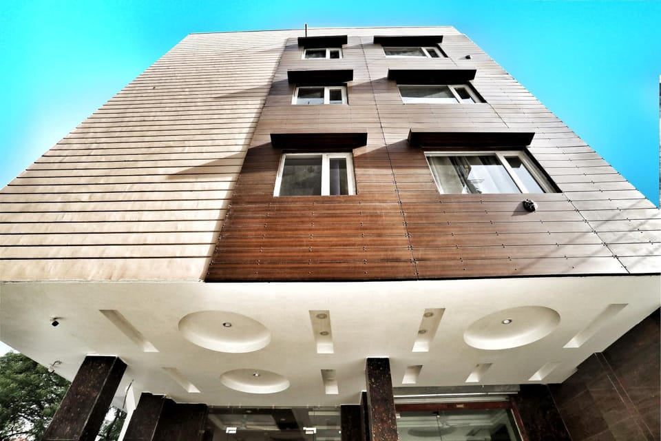 Property building, Patio, Facade/entrance