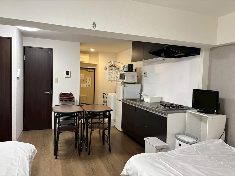 Photo of the whole room, kitchen