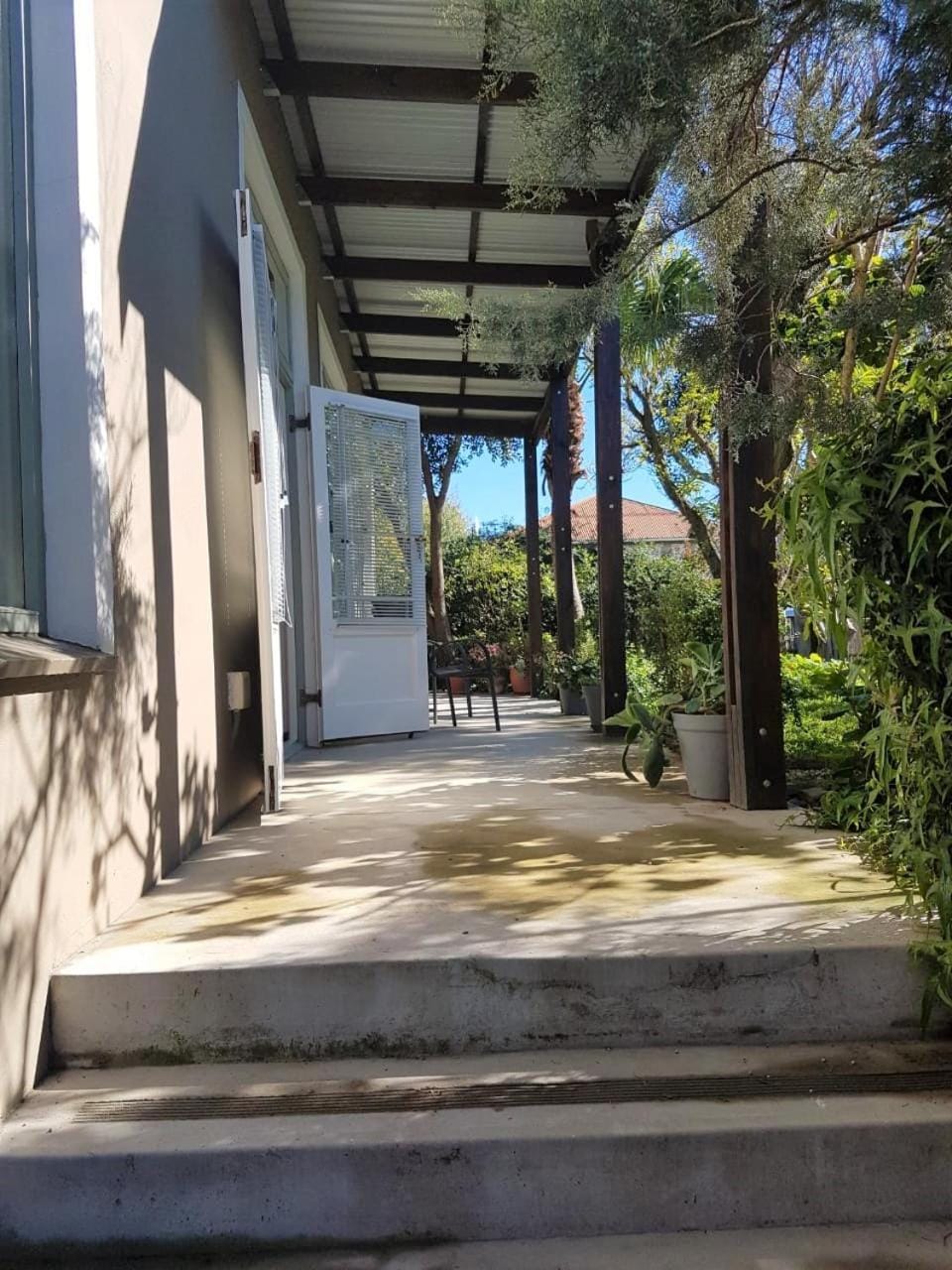 Facade/entrance, Garden view