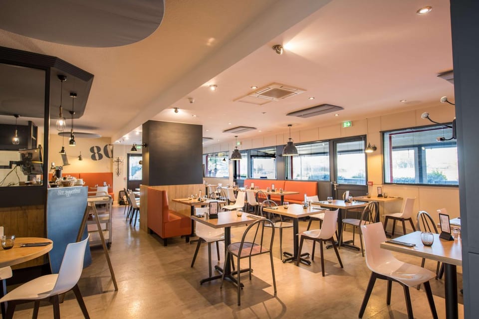 Restaurant/places to eat, Restaurant/places to eat