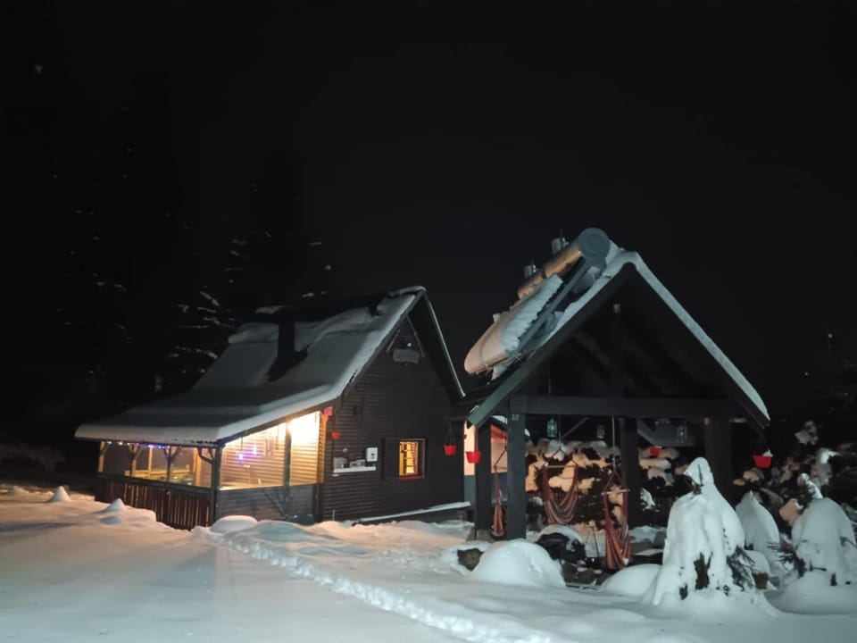 Schwarz Kabin Chalet in Romania