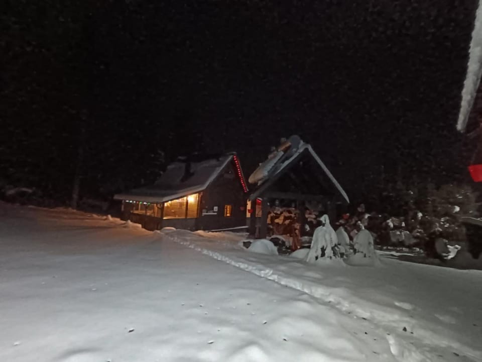 Schwarz Kabin Chalet in Romania