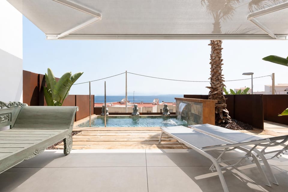 Balcony/Terrace, Swimming pool