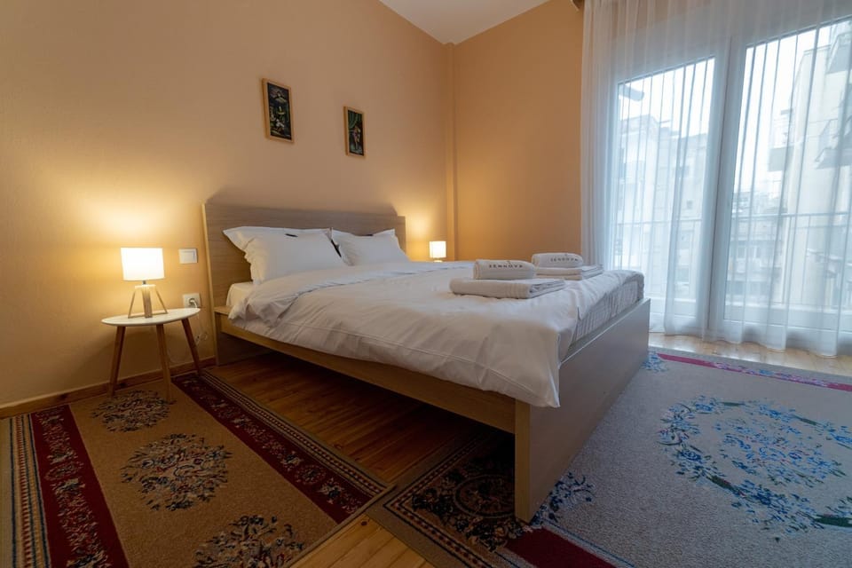 Zennova #5 Antigonidon Square Apartment in Thessaloniki
