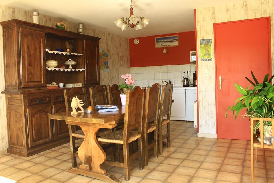 Chez Les Hypolites Bed and Breakfast in Jura