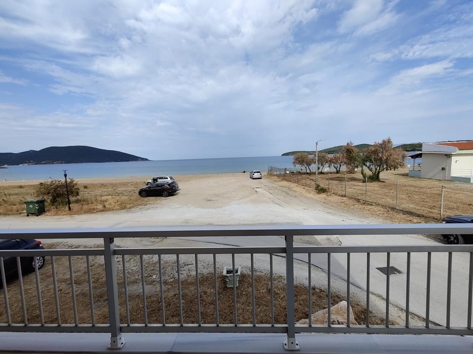 Spring, Day, Neighbourhood, Natural landscape, Balcony/Terrace, Beach, Sea view, Sea view, Location, Parking