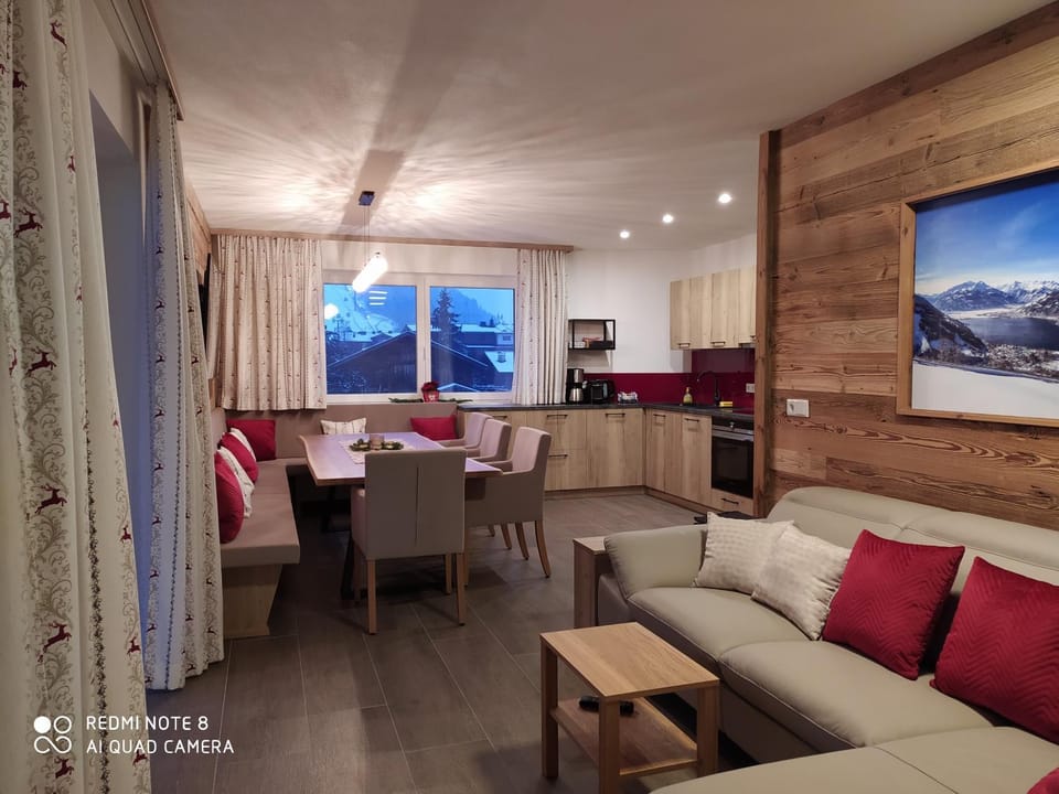 Living room, Seating area, Dining area