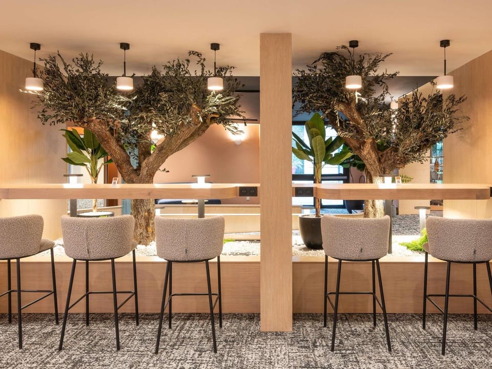 Lounge or bar