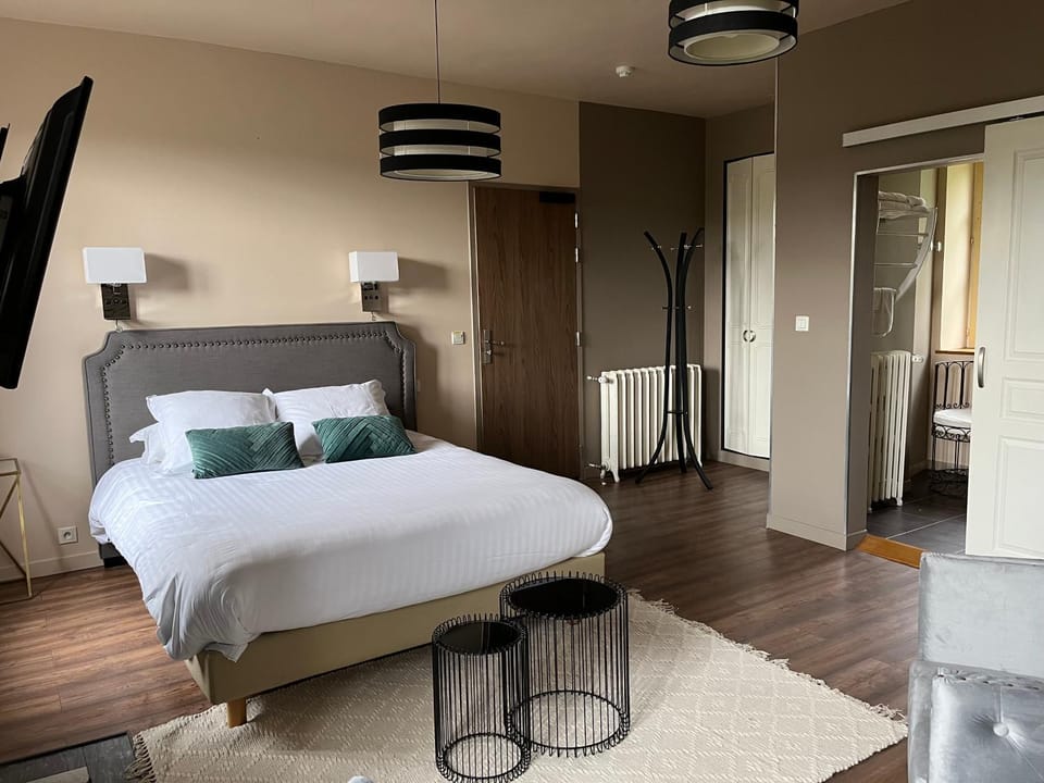 Hôtel La Vinaigrerie LOGIS Hotel in Grand Est
