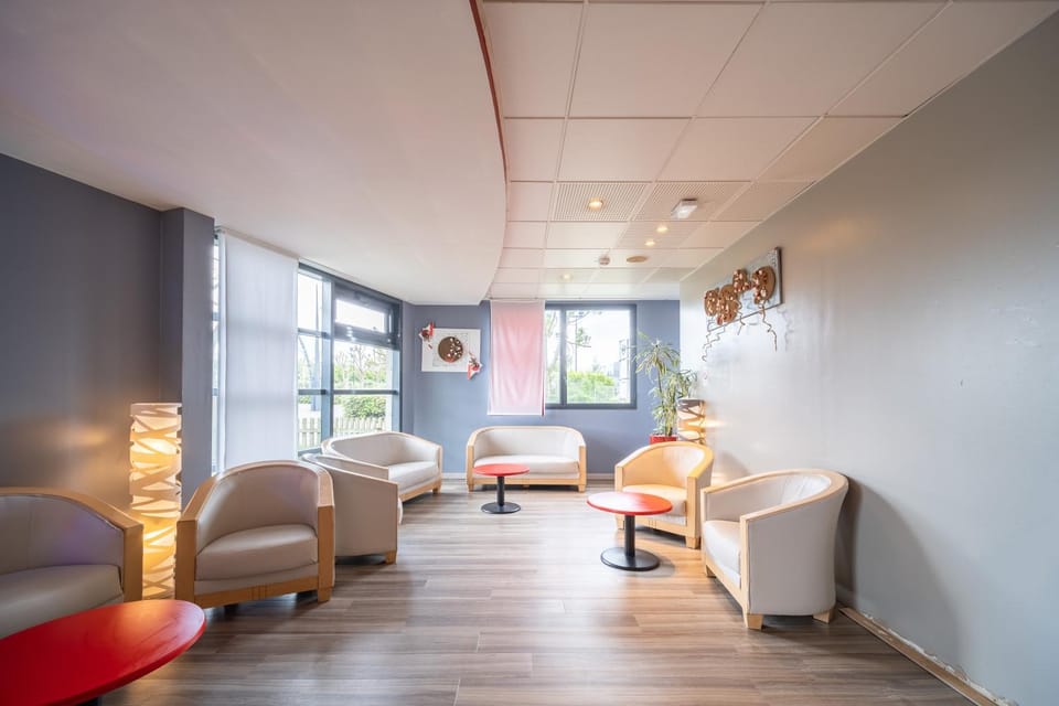 Communal lounge/ TV room