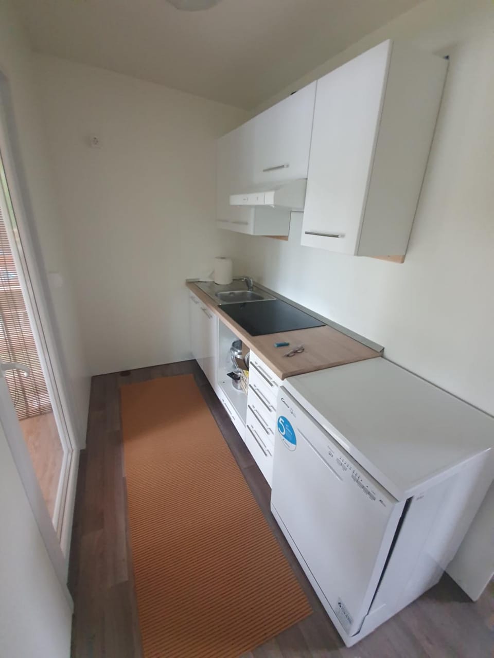 Kitchen or kitchenette, Dining area, Communal kitchen