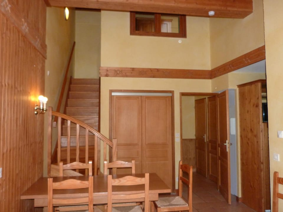 Appartement 6/7 pers, proche pistes, Wi-Fi, parking - FR-1-508-117 Apartment in Auvergne-Rhône-Alpes