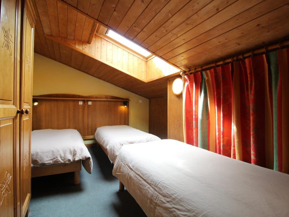 Appartement 6/7 pers, proche pistes, Wi-Fi, parking - FR-1-508-117 Apartment in Auvergne-Rhône-Alpes