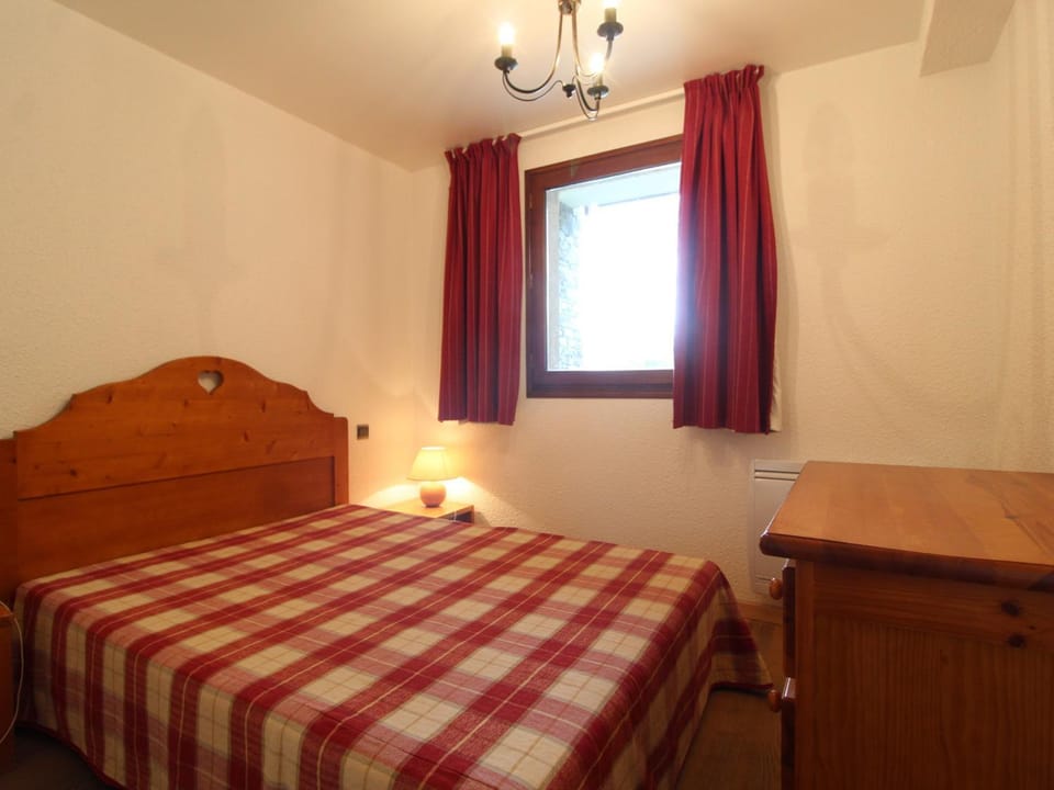 Appartement cosy 5 pers. à Val Cenis Lanslevillard, proche télécabine et ESF, terrasse, wifi inclus - FR-1-508-131 Cabin in Auvergne-Rhône-Alpes