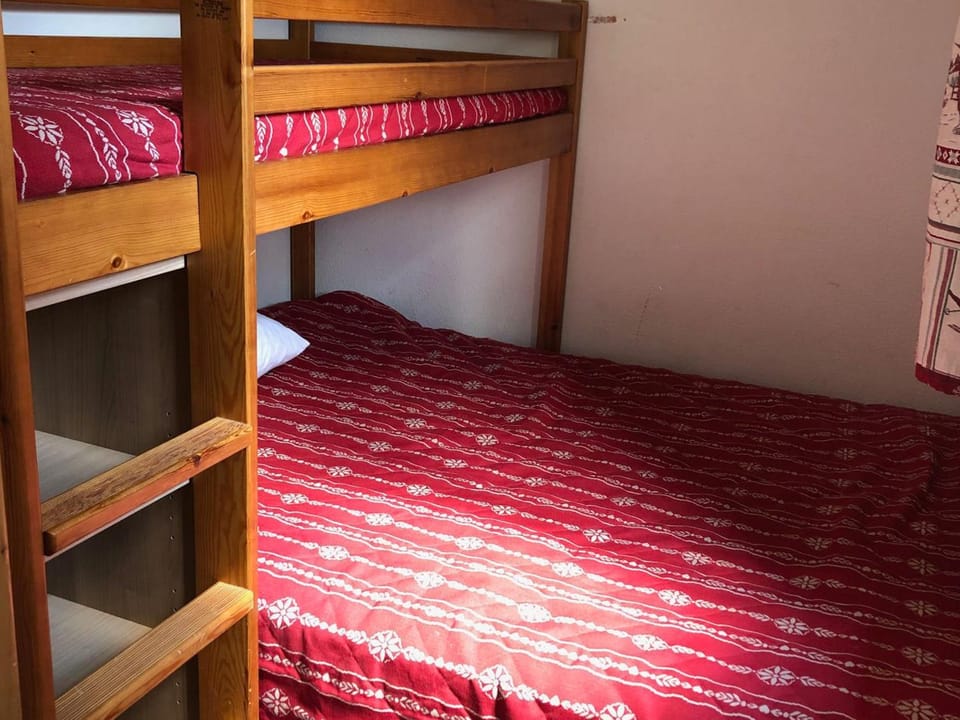 Spacieux appartement 6 pers au pied des pistes avec parking, terrasse et wifi à Val-Cenis - FR-1-508-138 Apartment in Auvergne-Rhône-Alpes