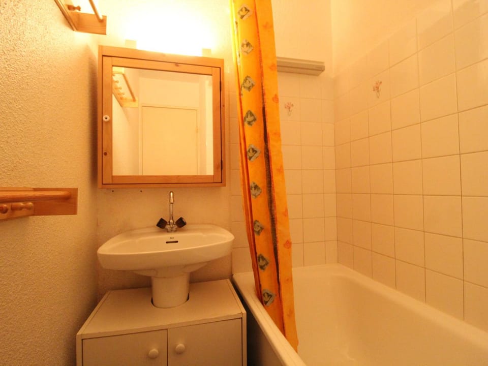 Charmant Appartement pour 4 à Val Cenis le Haut, Résidence La Triade, 200m des Pistes - FR-1-508-194 Apartment in Piedmont