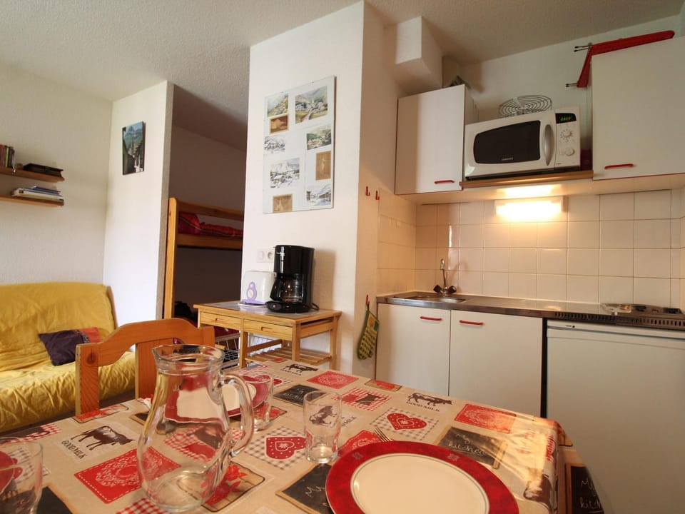 Charmant Appartement pour 4 à Val Cenis le Haut, Résidence La Triade, 200m des Pistes - FR-1-508-194 Apartment in Piedmont