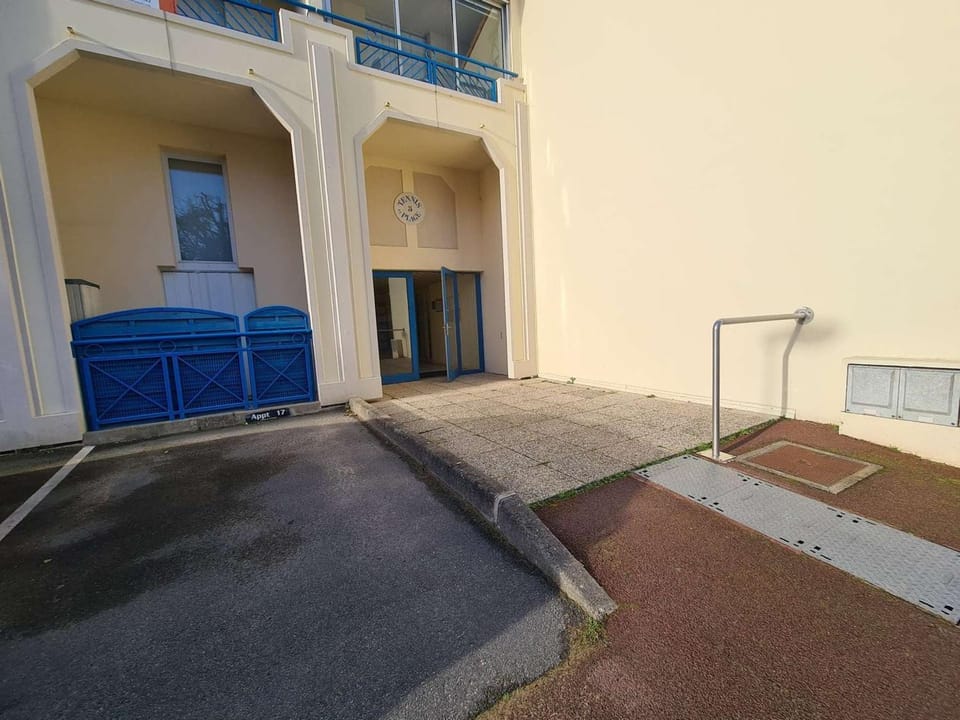 Appartement 2 pièces 100m de la mer, 4 couchages, loggia, garage privé, Saint-Jean-de-Monts - FR-1-224C-79 Apartment in Saint-Jean-de-Monts