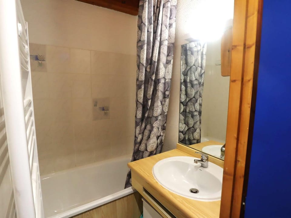 Duplex 4/5 pers., centre Arêches-Beaufort, piscine, proche commerces et pistes - FR-1-342-142 Apartment in Haute-Savoie