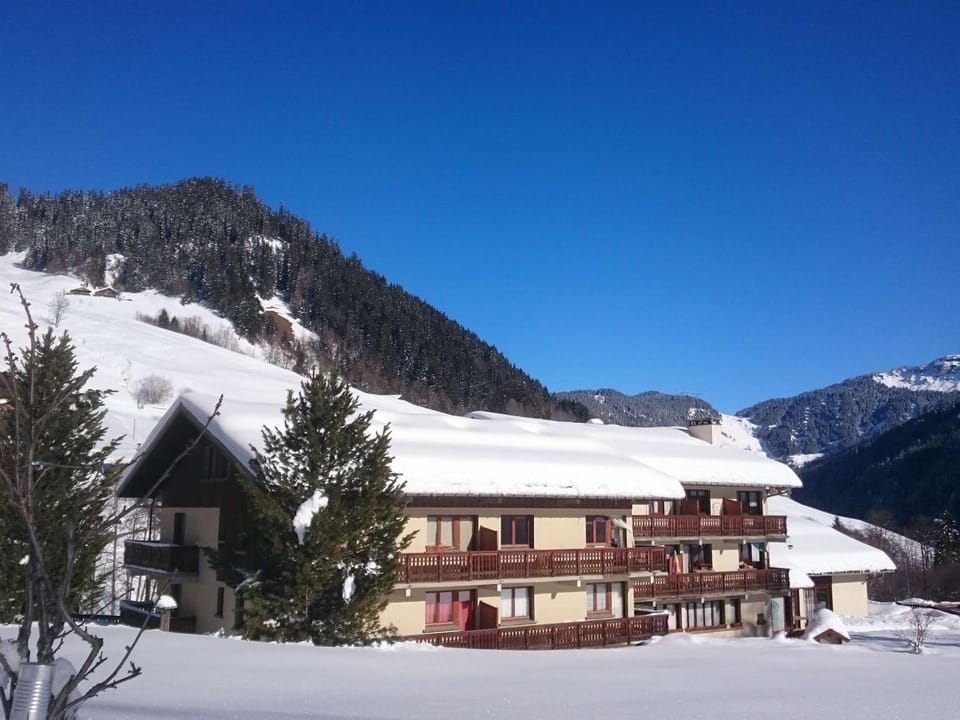 Grand appartement familial au pied des pistes pour 8 personnes - FR-1-342-150 Apartment in Haute-Savoie