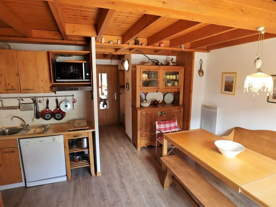 Duplex spacieux 2 chambres avec piscine proche des pistes - FR-1-342-172 Apartment in Haute-Savoie
