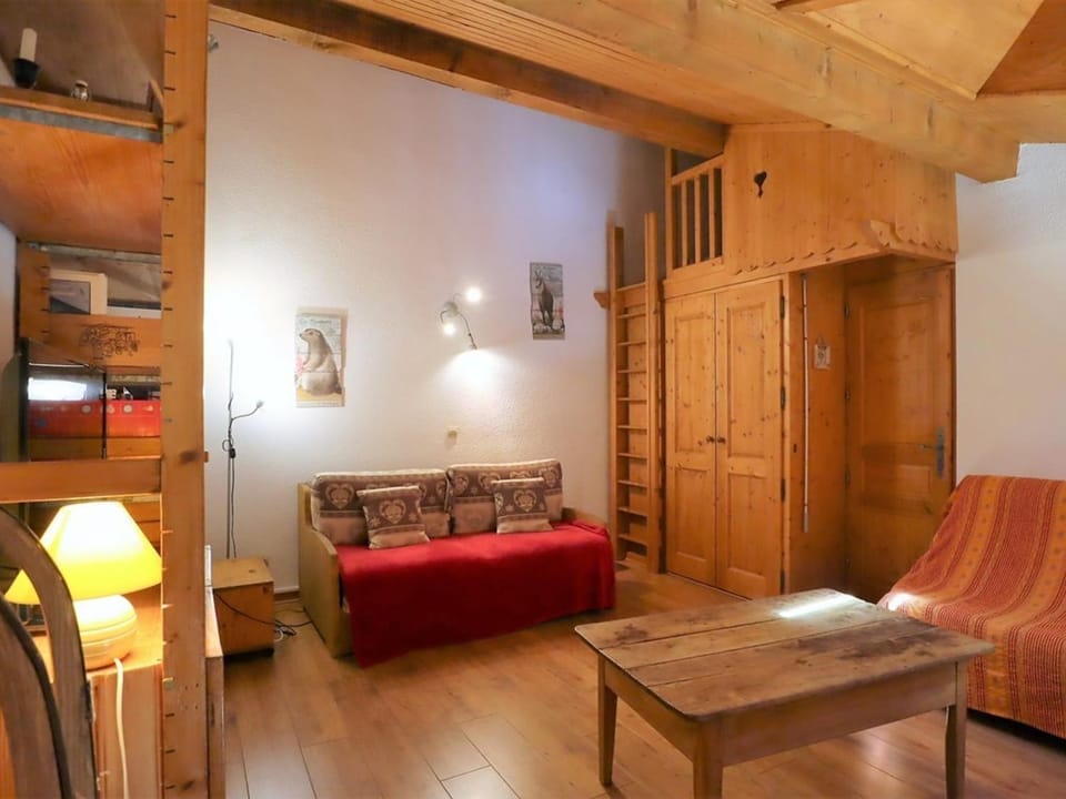 Duplex spacieux 2 chambres avec piscine proche des pistes - FR-1-342-172 Apartment in Haute-Savoie