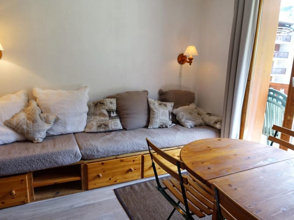 Appartement cosy pour 4, au cœur du village, proche des pistes et avec piscine estivale - FR-1-342-173 Apartment in Haute-Savoie