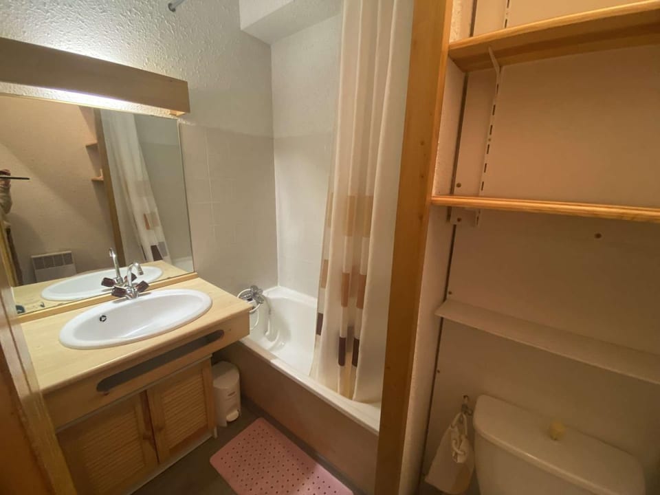 Appartement rénové cosy avec piscine, pour 4 personnes, proche des pistes et du village. - FR-1-342-180 Apartment in Haute-Savoie