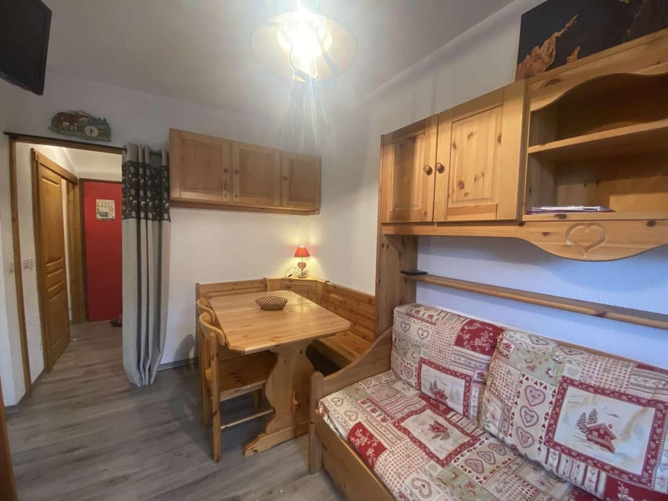 Appartement rénové cosy avec piscine, pour 4 personnes, proche des pistes et du village. - FR-1-342-180 Apartment in Haute-Savoie