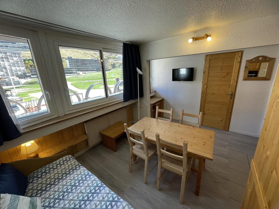 Appartement classique 4 pers à La Croisette - FR-1-452-233 Apartment in Les Allues