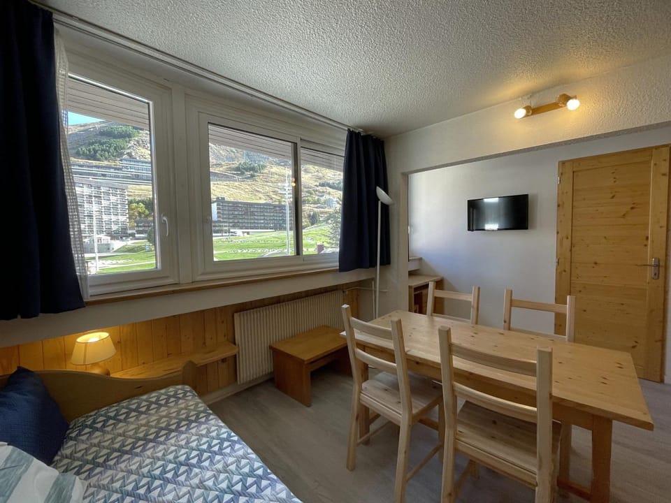 Appartement classique 4 pers à La Croisette - FR-1-452-233 Apartment in Les Allues