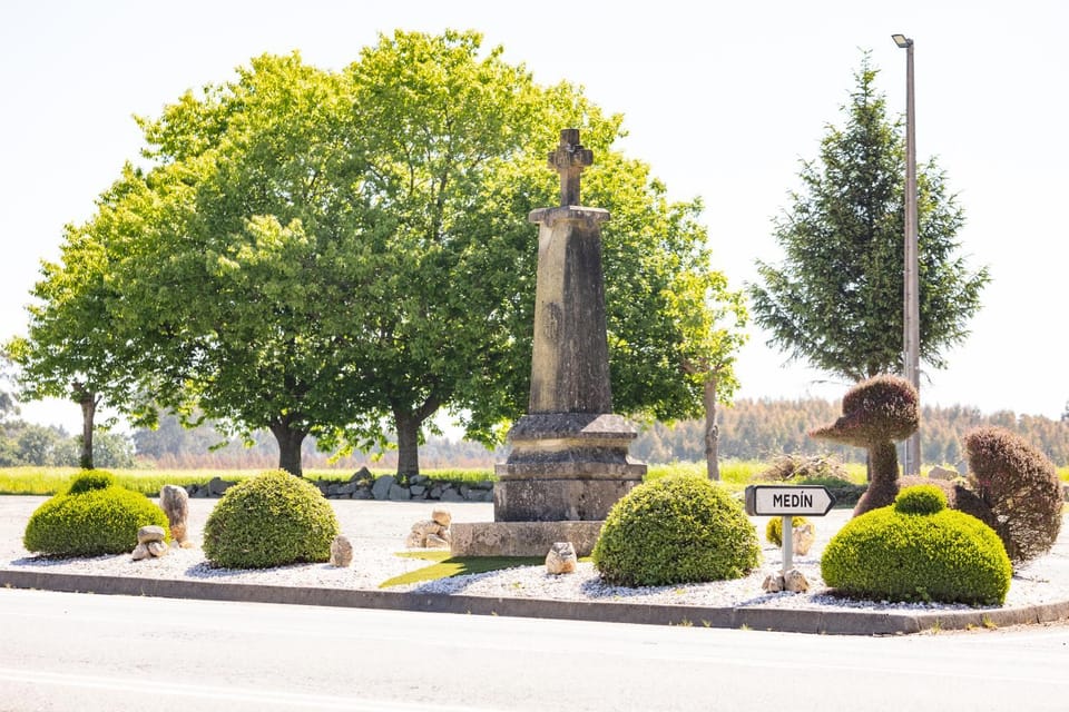 Nearby landmark, Natural landscape