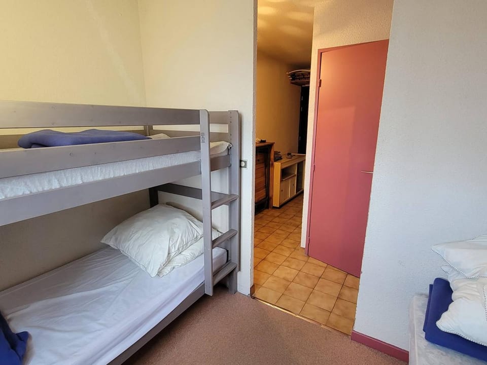 Appartement cosy 5 pers, terrasse sud, parking, proche station, animaux acceptés - FR-1-393-127 Apartment in Provence-Alpes-Côte d'Azur