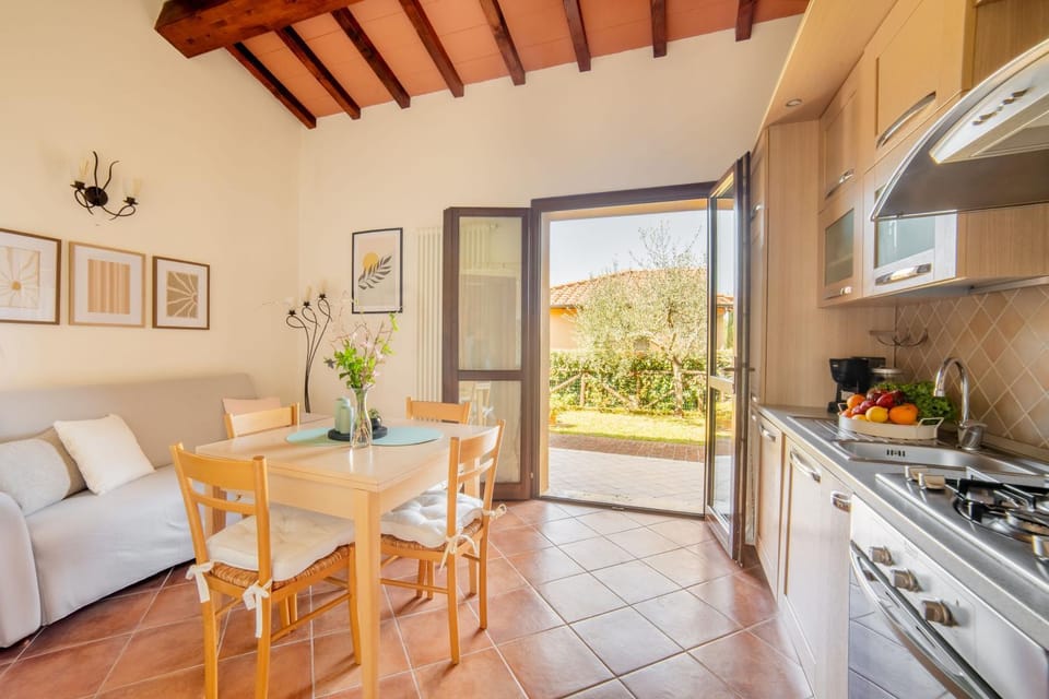 Kitchen or kitchenette, Living room, Dining area, Garden view